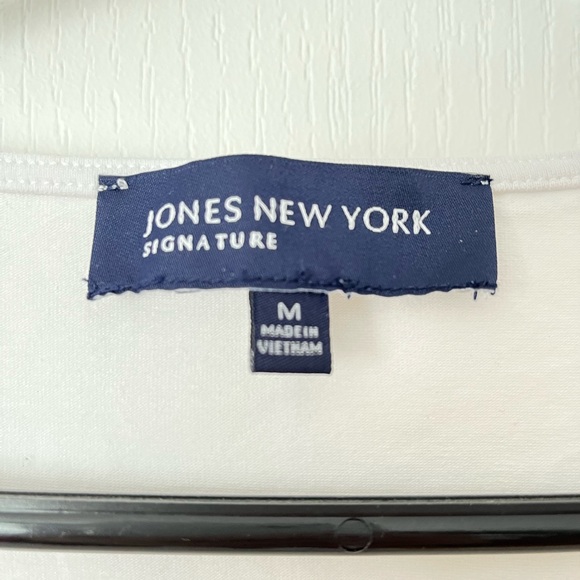 Jones New York Signature sleeveless. - Picture 3 of 3